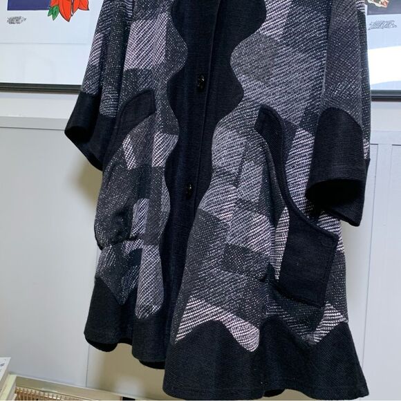 Women’s Wool Blend Black Gray Geometric Print Button Up Cardigan Sweater Size L - Picture 10 of 15